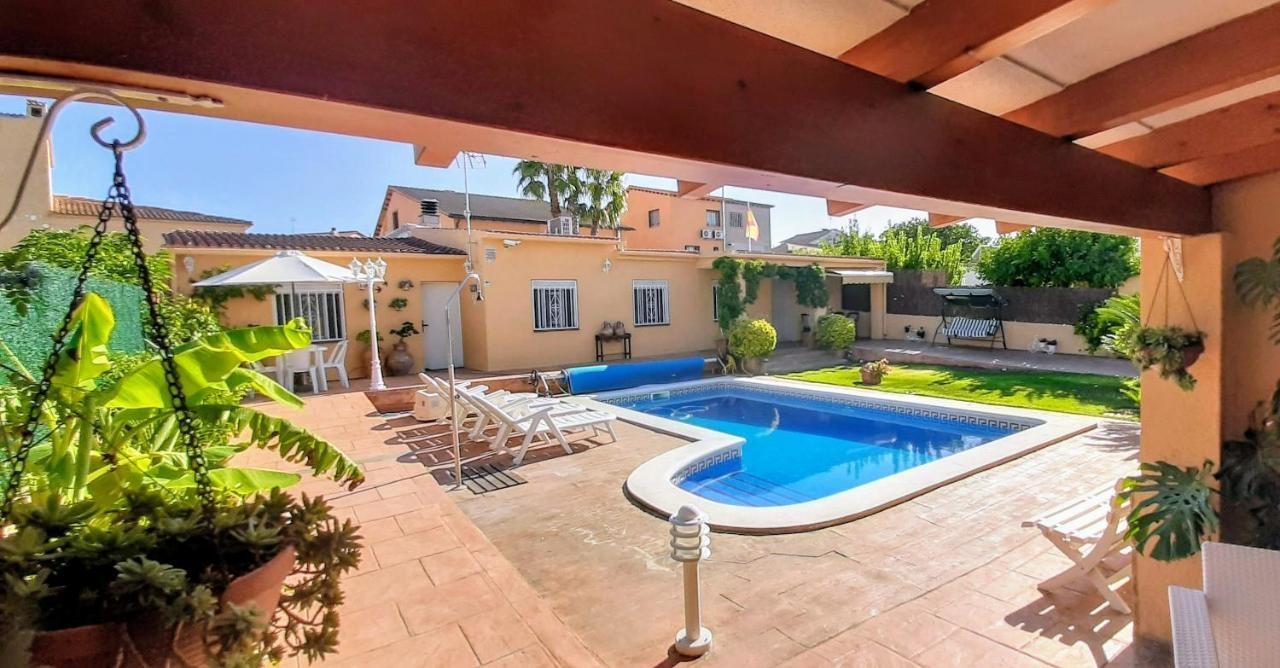 Chalet Vacacional Con Piscina Privada Y Barbacoa Таррагона Экстерьер фото